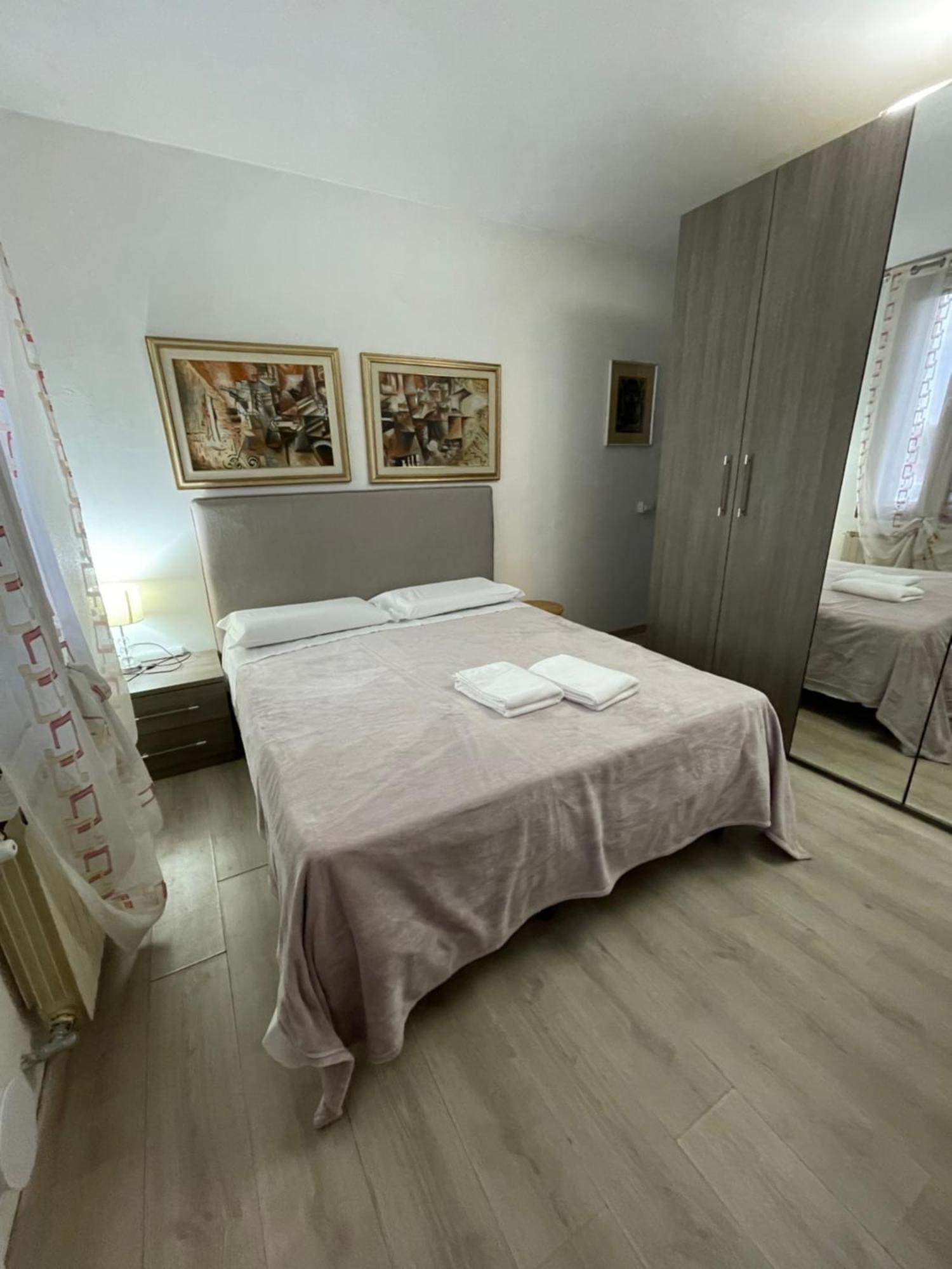 Harry's Canal View Apartment Venedig