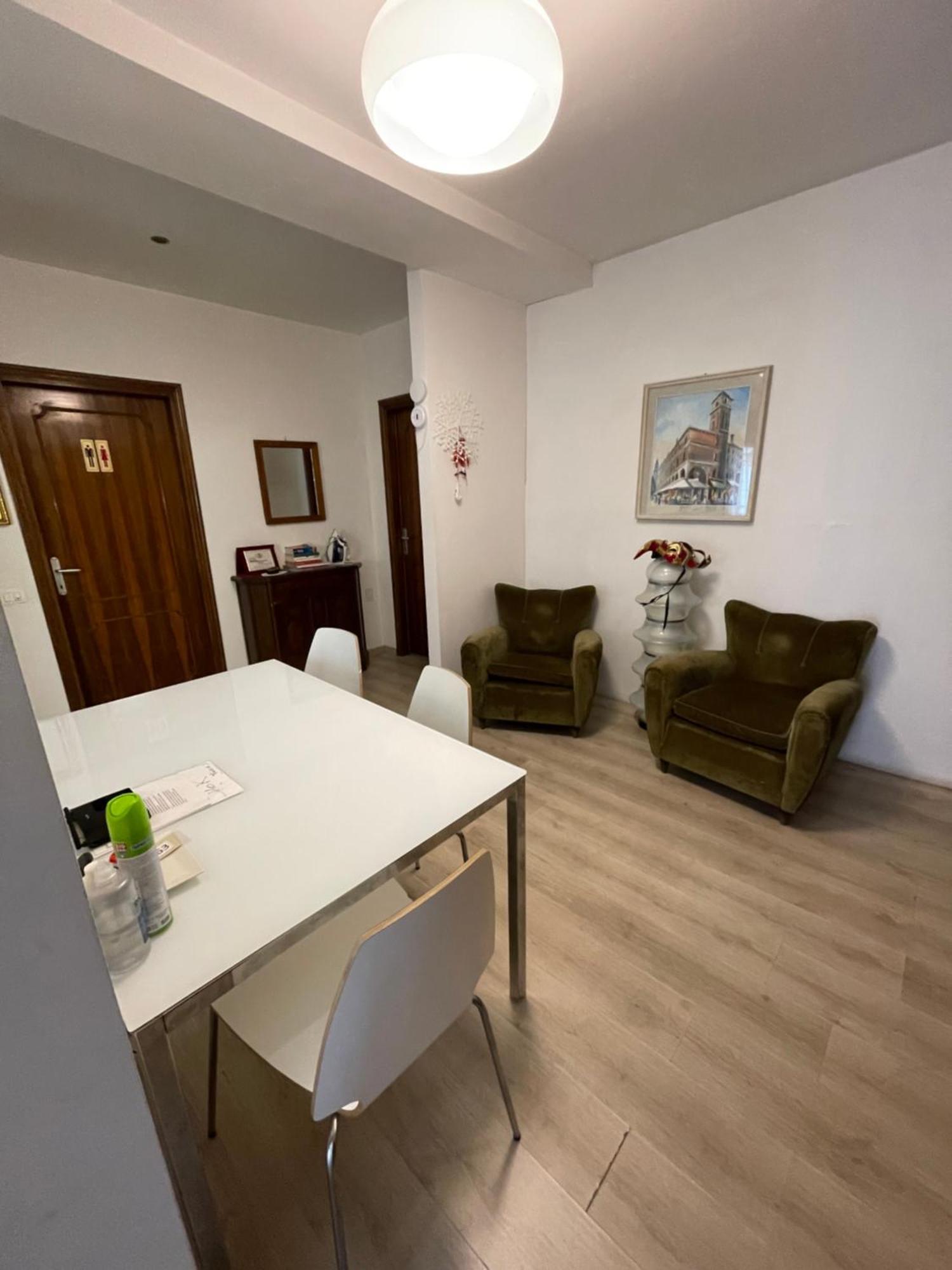 Harry's Canal View Apartment Venedig